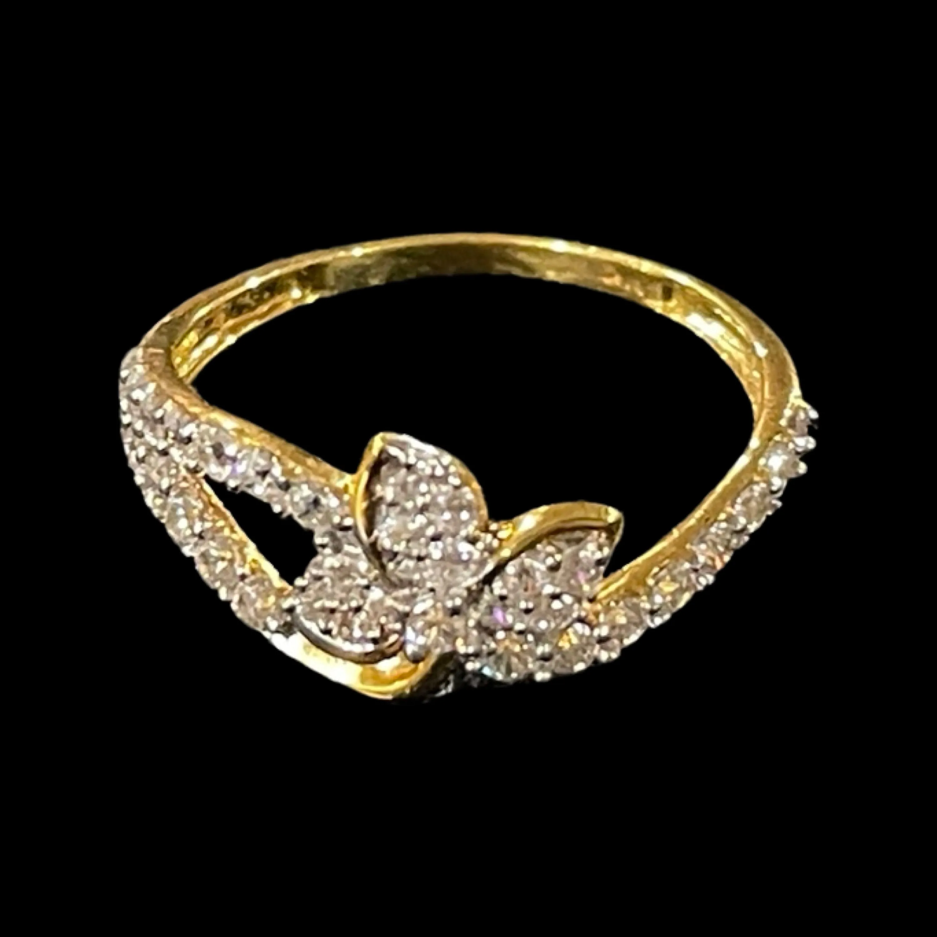 750 Eighteen Karat (18 KT) White Cubic Zirconia Ring- Style#02