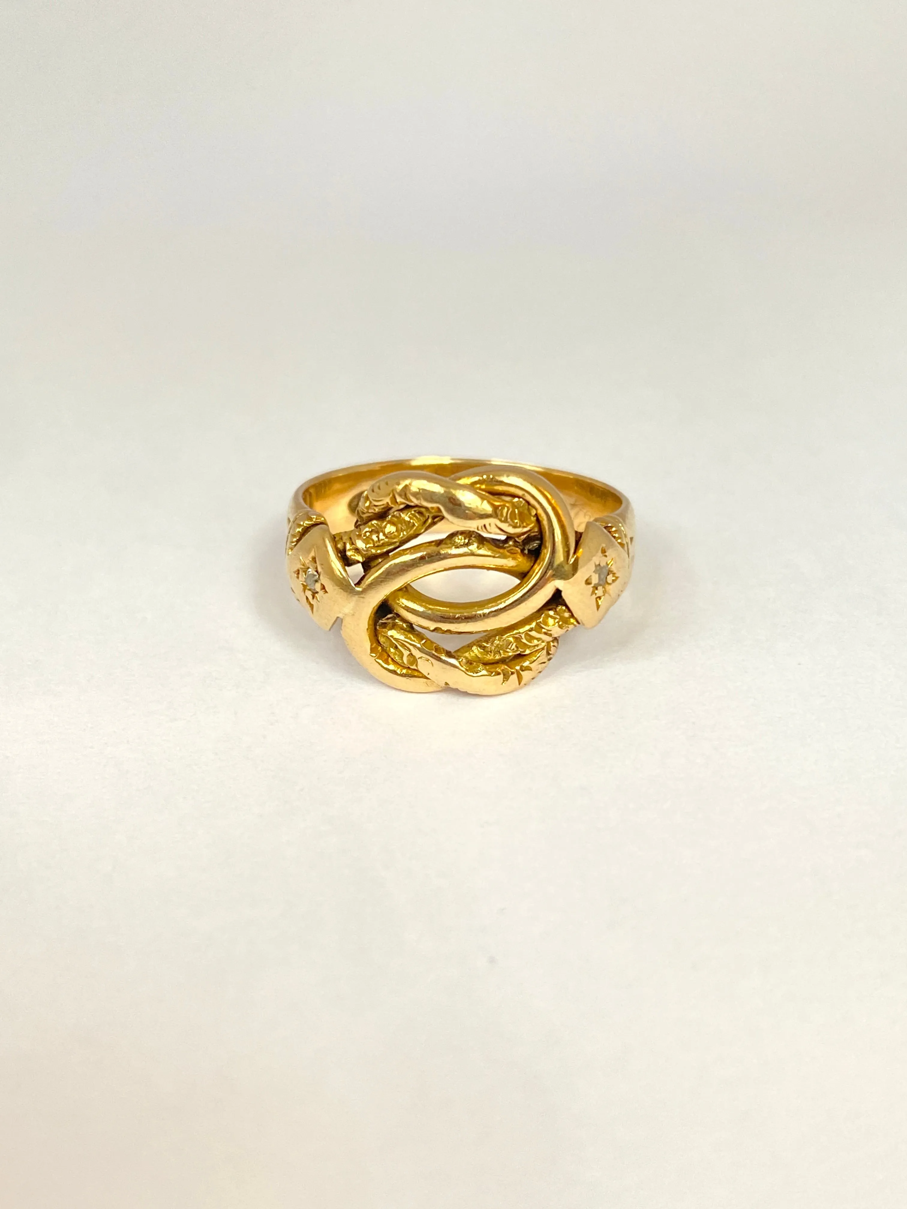 Antique, 18ct Gold Diamond Lovers Knot Ring, Hallmarked 18ct Gold, London 1918 (6.38g)