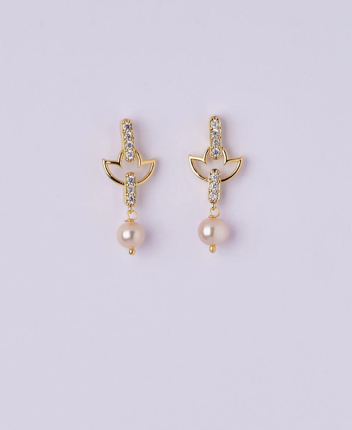 Delicate leaf Pearl Hanging Earring