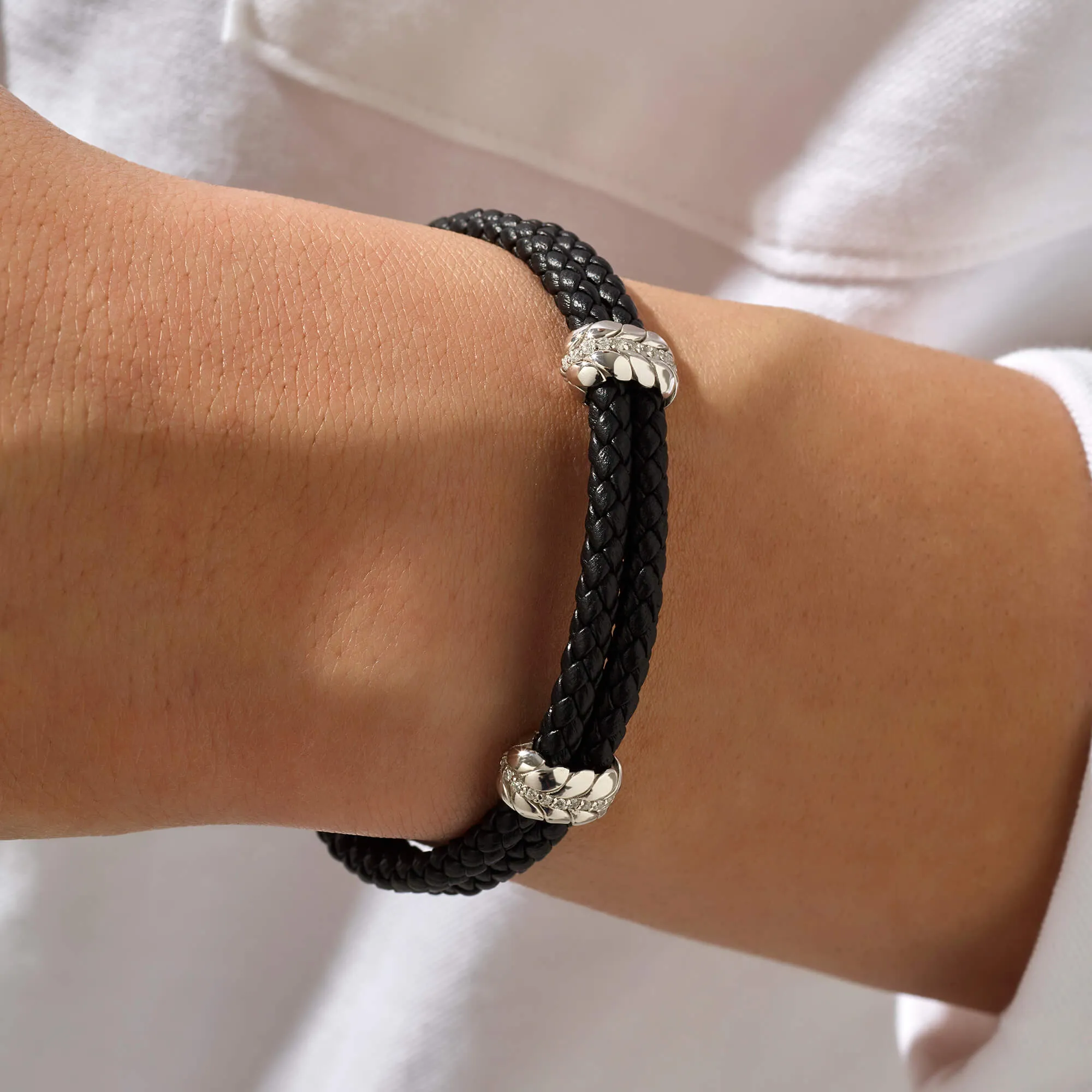 Diamond Elements Leather Bracelet