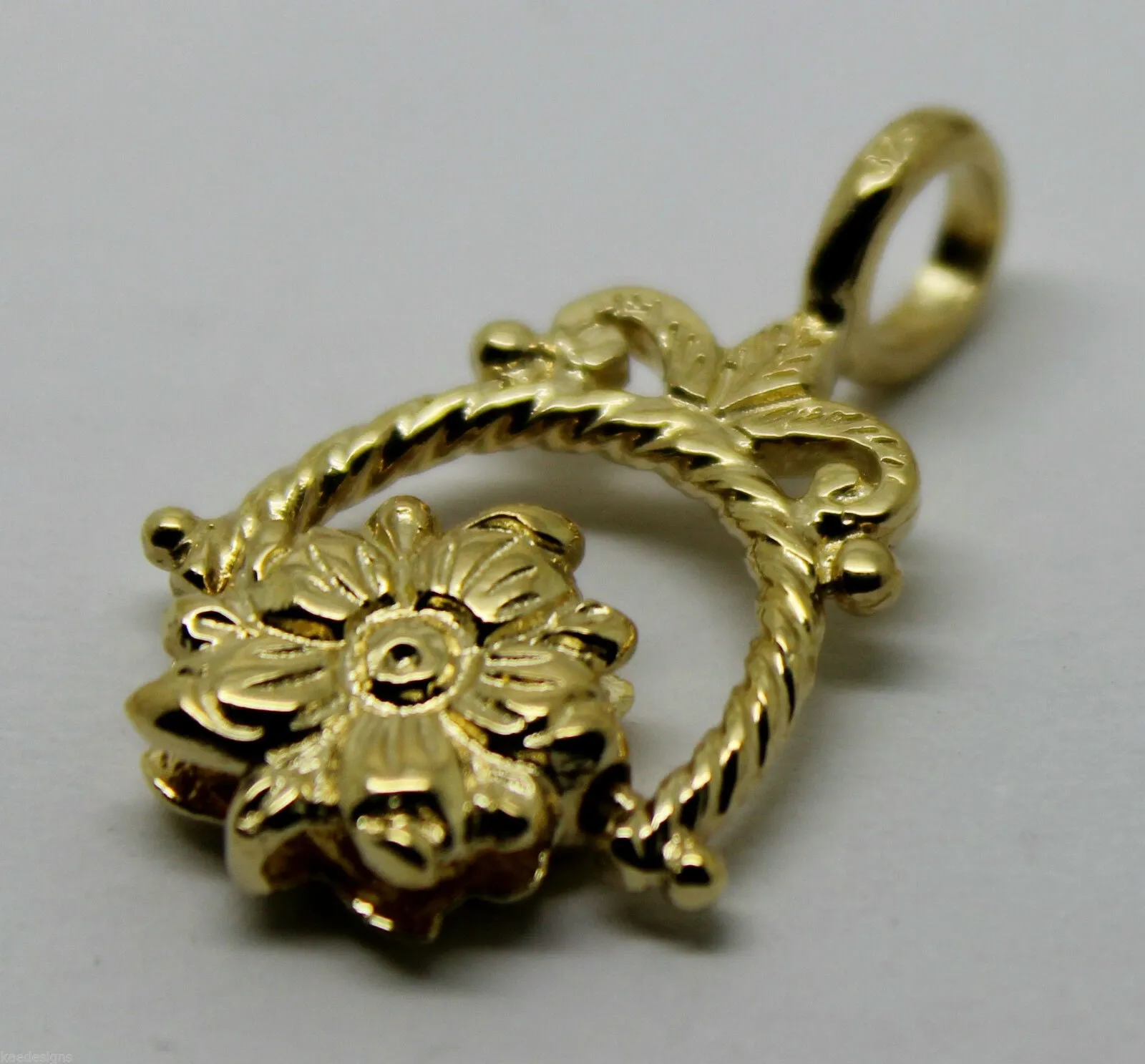 Genuine 9ct 9k Solid Yellow Gold  Flower Spinner Pendant