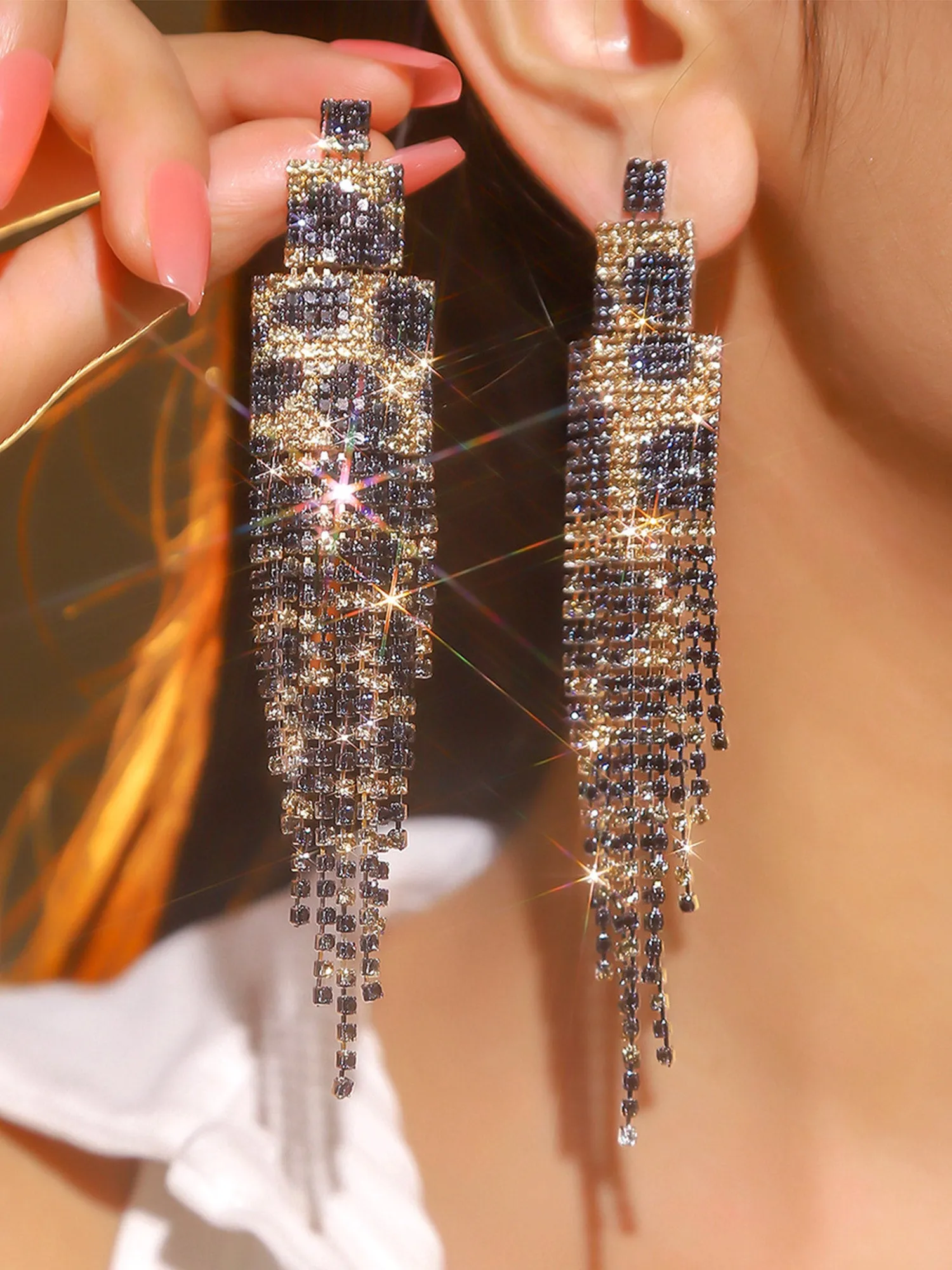 Geometric Tassel Rarrings with Diamonds