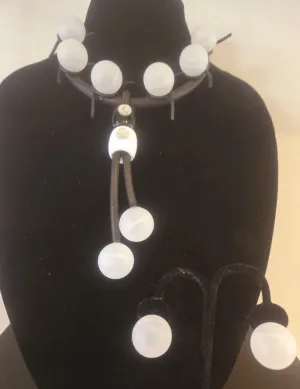 Pearl Contrast Necklace