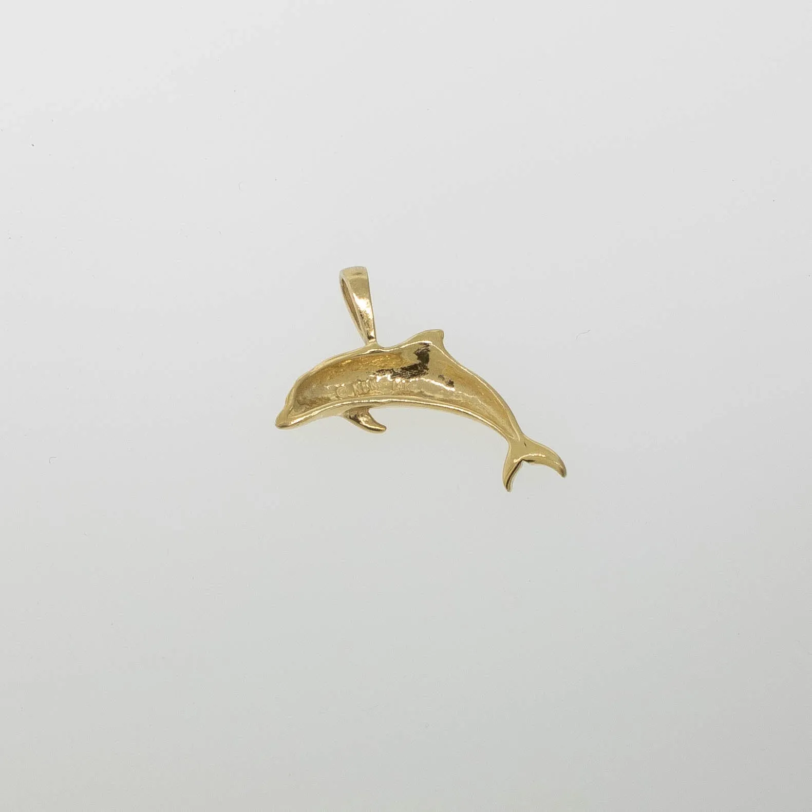 Pre-Owned 14K Yellow Gold Dolphin Pendant, 0.8 DWT, 21x21mm