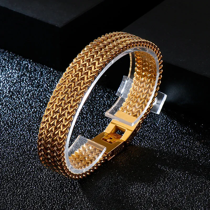 Stylish Personalized Titanium Steel Men's Bracelet with Unique Fish Scale Design for Trendy Appeal