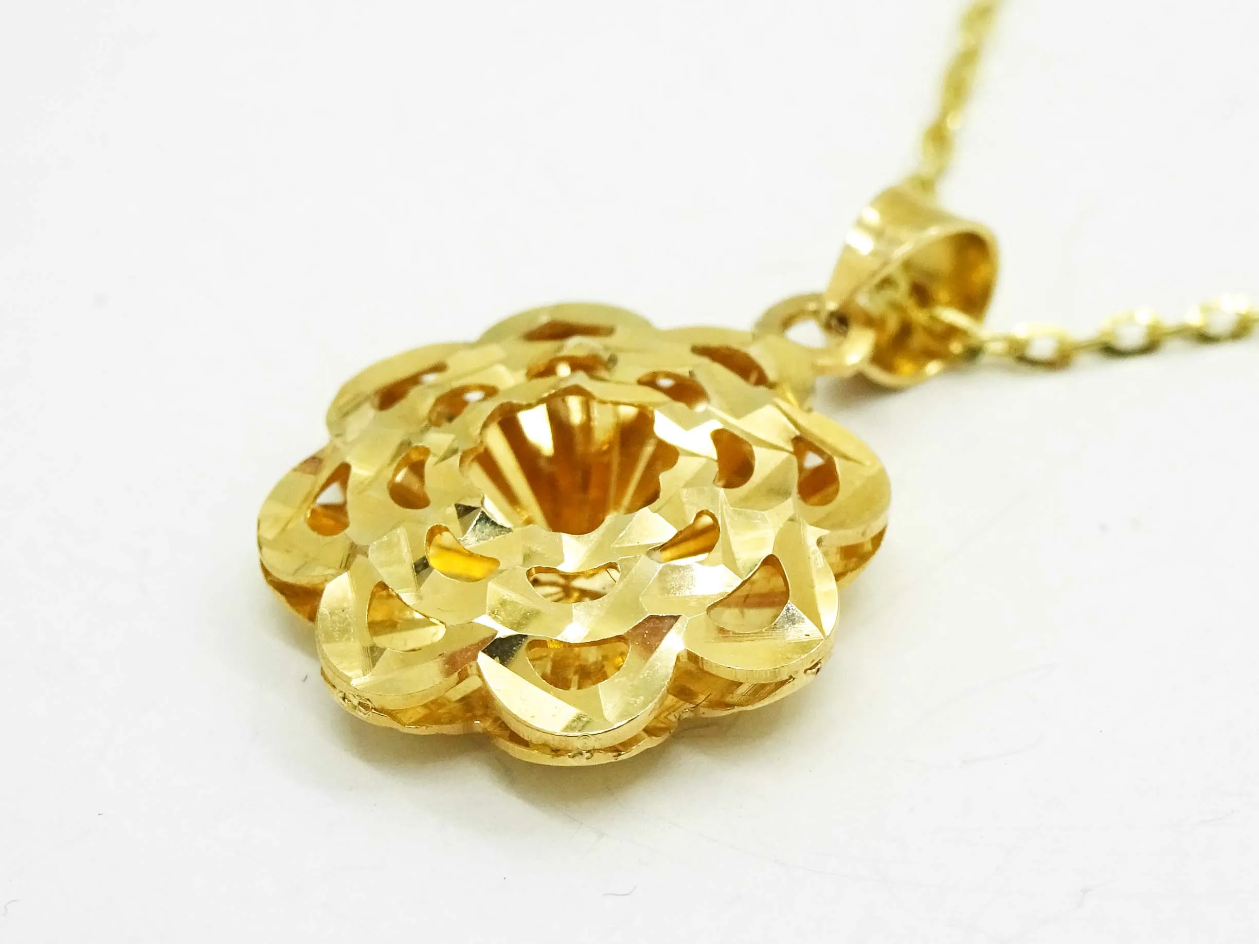 Sunburst Dia-Cut Filigree Charm Pendant Chain Necklace 14k Gold