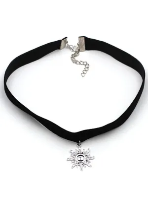 Velvet Choker Bracelet Sun-Shaped Pendant