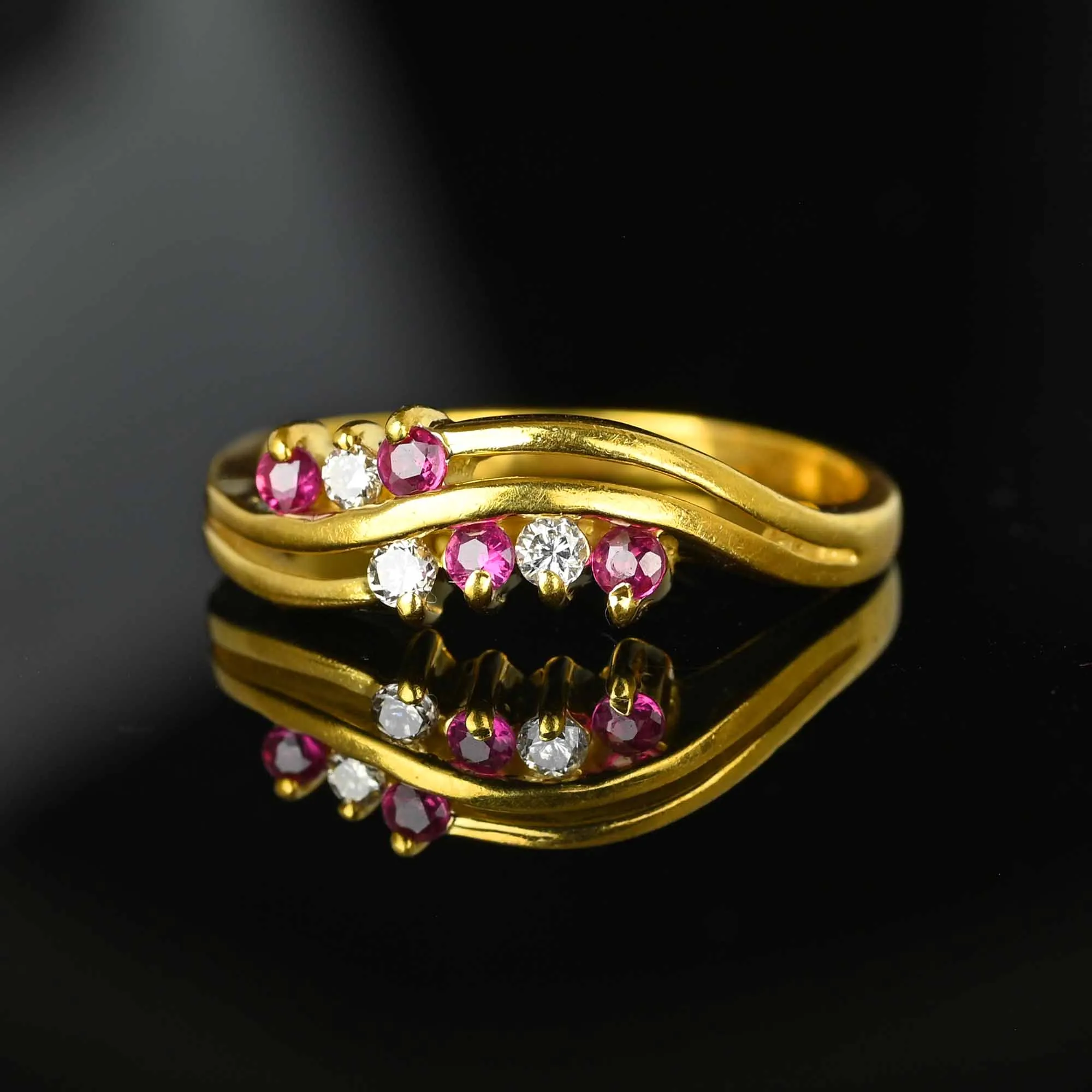 Vintage 18K Gold Diamond Ruby Wave Ring Band