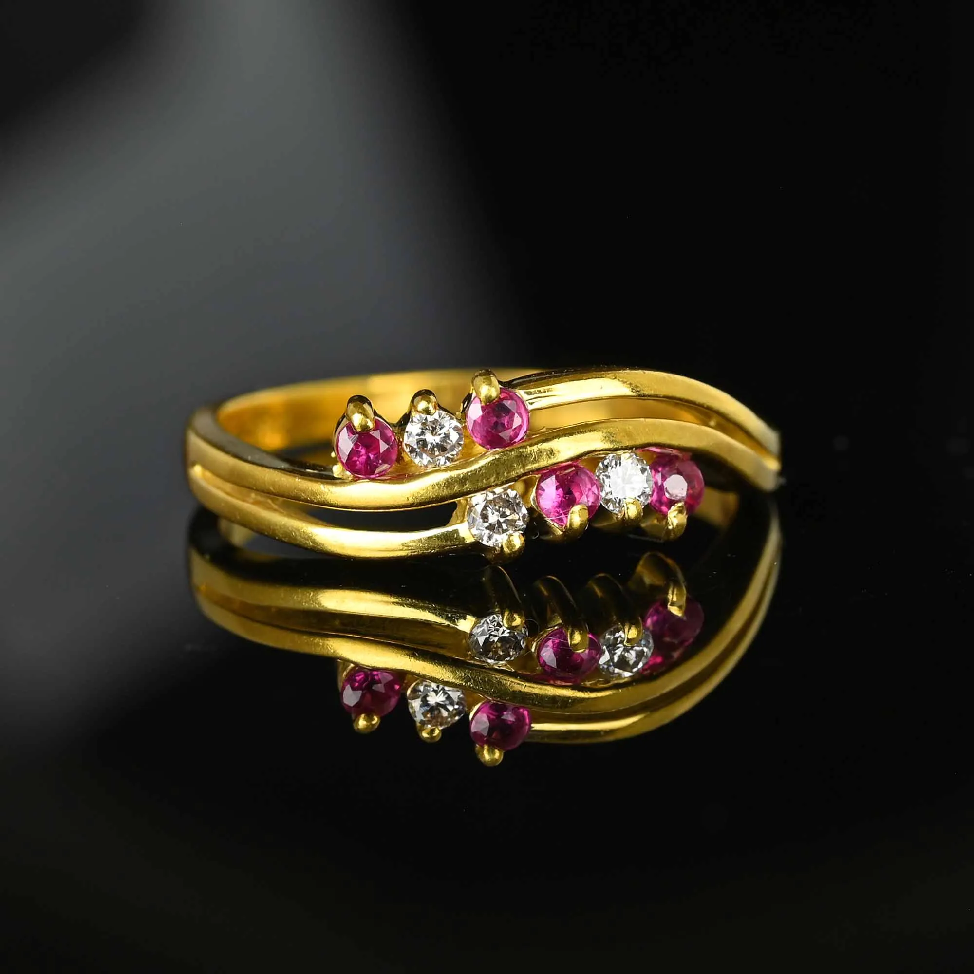 Vintage 18K Gold Diamond Ruby Wave Ring Band