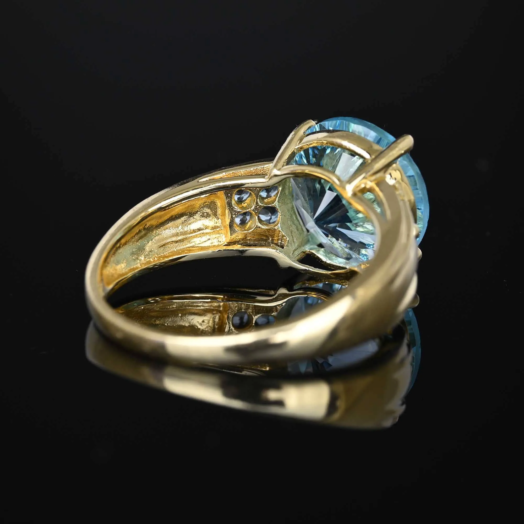 Vintage Fancy Cut Blue Topaz Ring in 14K Gold