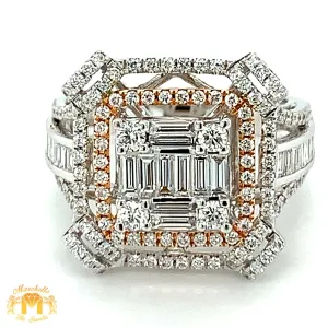 VVS/vs high clarity Diamonds set in a 18k Two-tone Gold Ring with square shaped Baguette and Round Diamonds