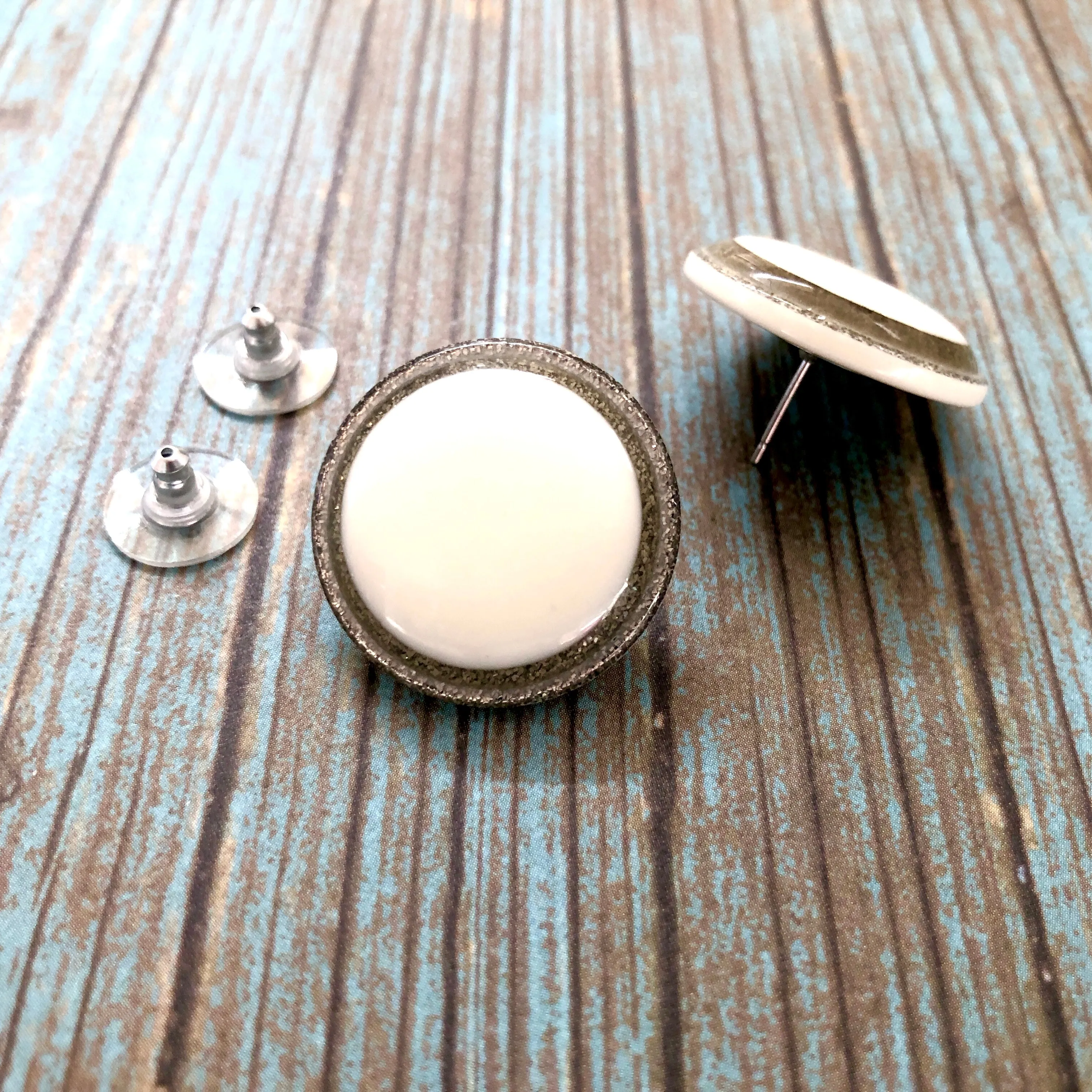 White Sparkle Disc Stud Earrings